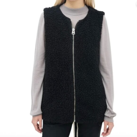 Wilfred Jackets & Blazers - Aritzia Wilfred Chatou Black Teddy Vest Sherpa Siz S